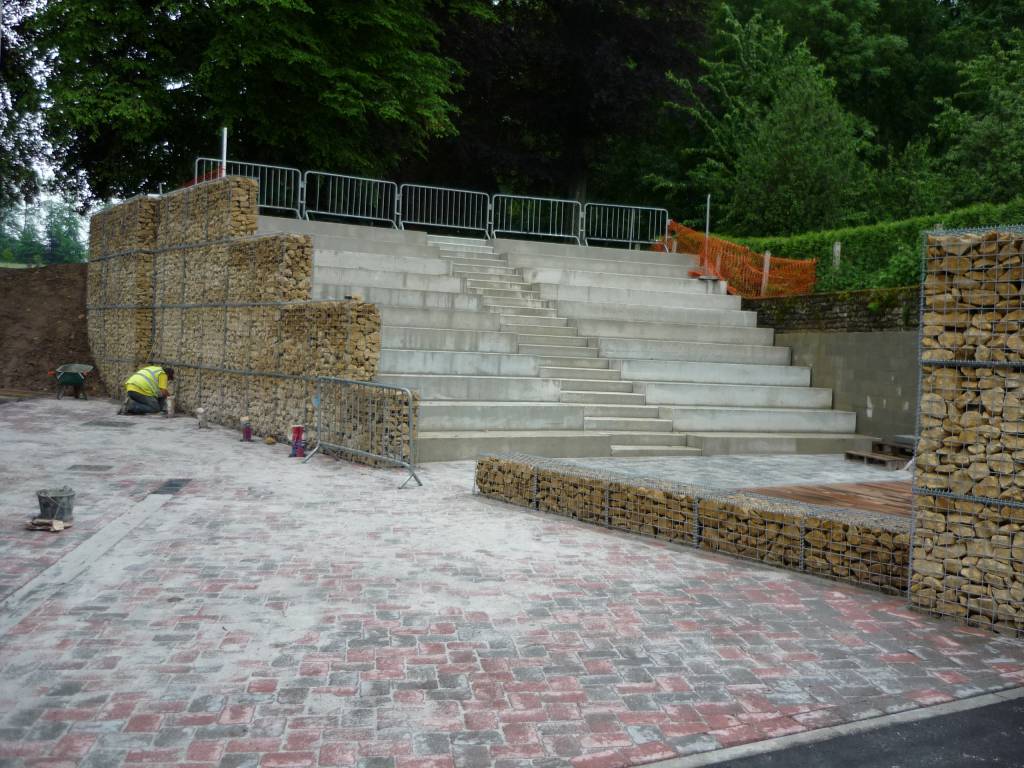 Gradins et escaliers en béton préfabriqué